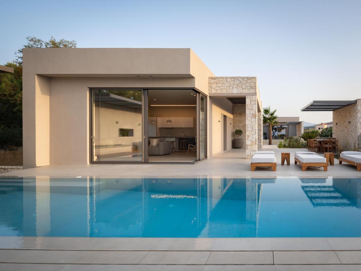 Artemis Seafront Villa, An Evanescence Sea Retreat, By Thinkvilla Tavronitis المظهر الخارجي الصورة