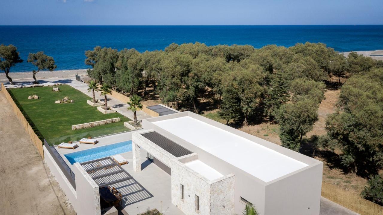 Artemis Seafront Villa, An Evanescence Sea Retreat, By Thinkvilla Tavronitis المظهر الخارجي الصورة