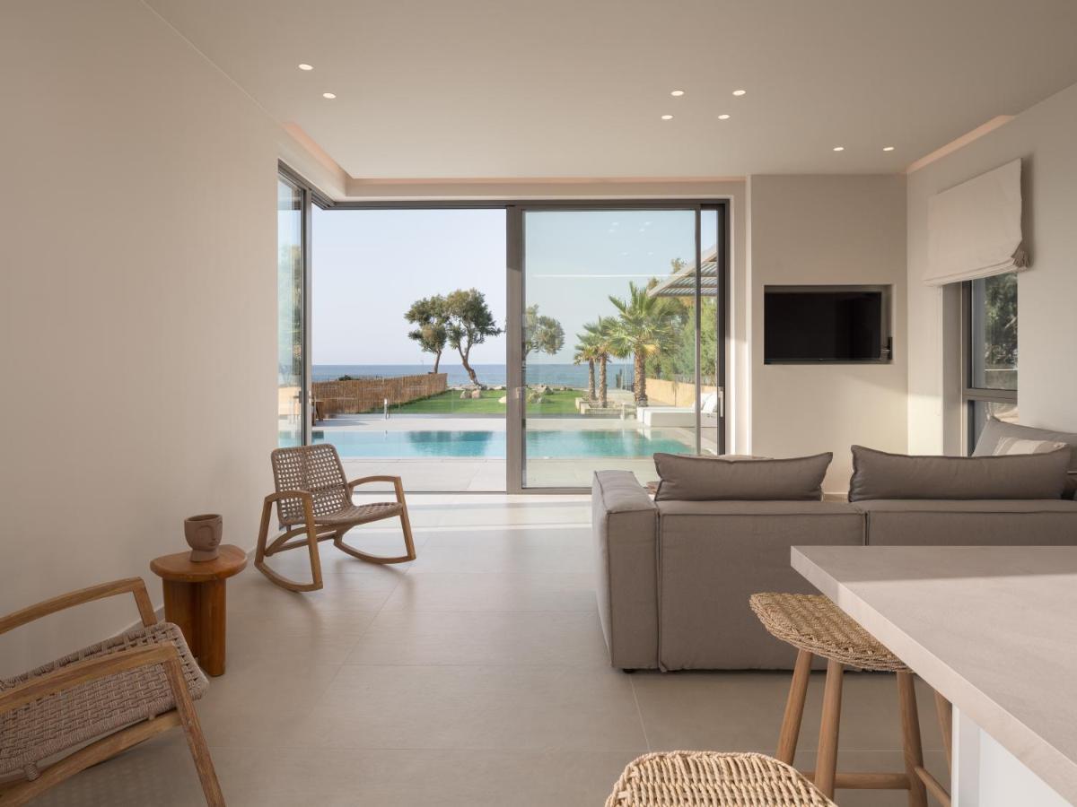 Artemis Seafront Villa, An Evanescence Sea Retreat, By Thinkvilla Tavronitis المظهر الخارجي الصورة