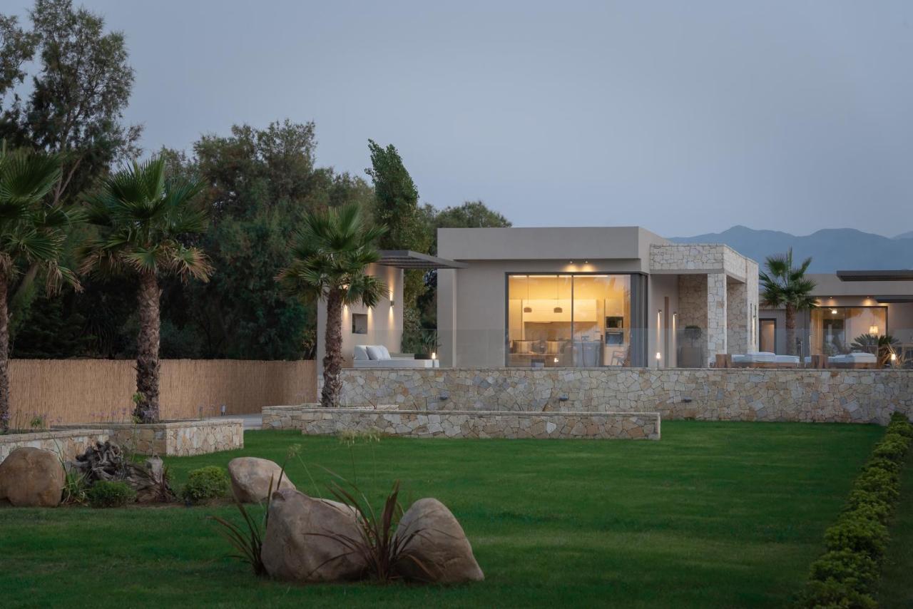 Artemis Seafront Villa, An Evanescence Sea Retreat, By Thinkvilla Tavronitis المظهر الخارجي الصورة