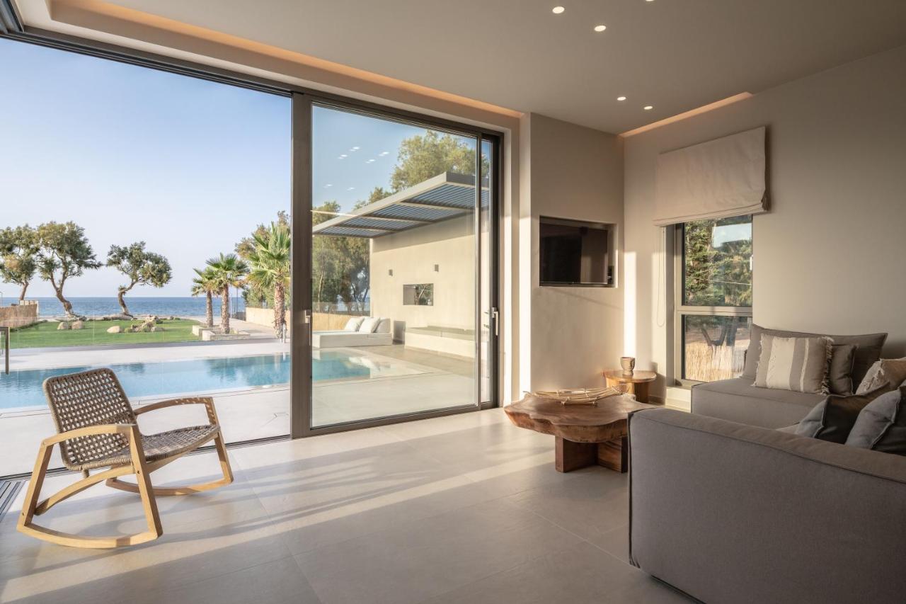 Artemis Seafront Villa, An Evanescence Sea Retreat, By Thinkvilla Tavronitis المظهر الخارجي الصورة