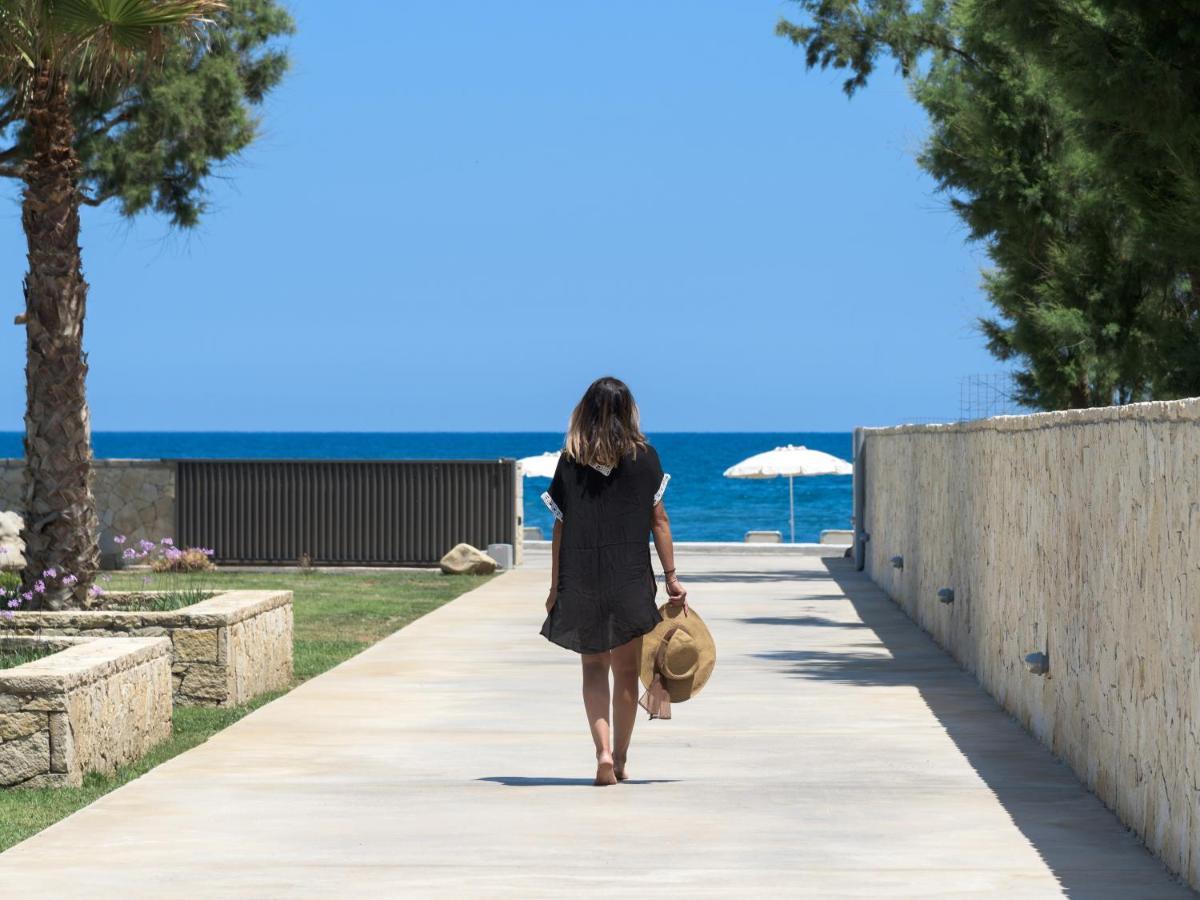 Artemis Seafront Villa, An Evanescence Sea Retreat, By Thinkvilla Tavronitis المظهر الخارجي الصورة