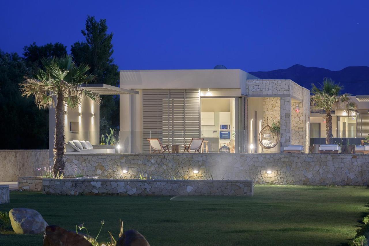 Artemis Seafront Villa, An Evanescence Sea Retreat, By Thinkvilla Tavronitis المظهر الخارجي الصورة