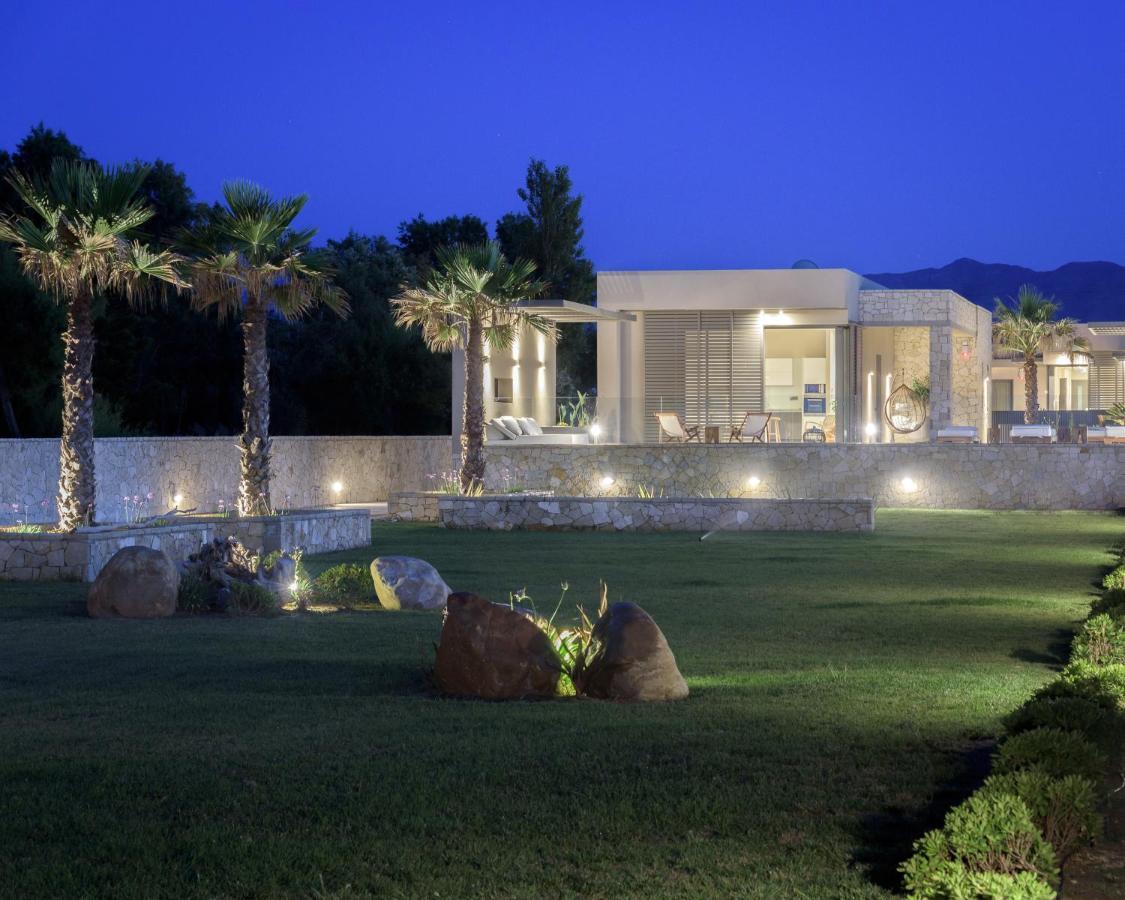 Artemis Seafront Villa, An Evanescence Sea Retreat, By Thinkvilla Tavronitis المظهر الخارجي الصورة